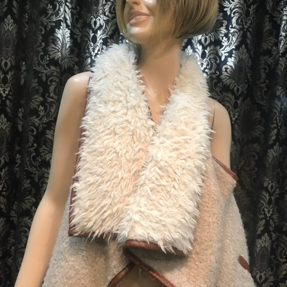 SISTERS FAUX FUR WINTER VEST